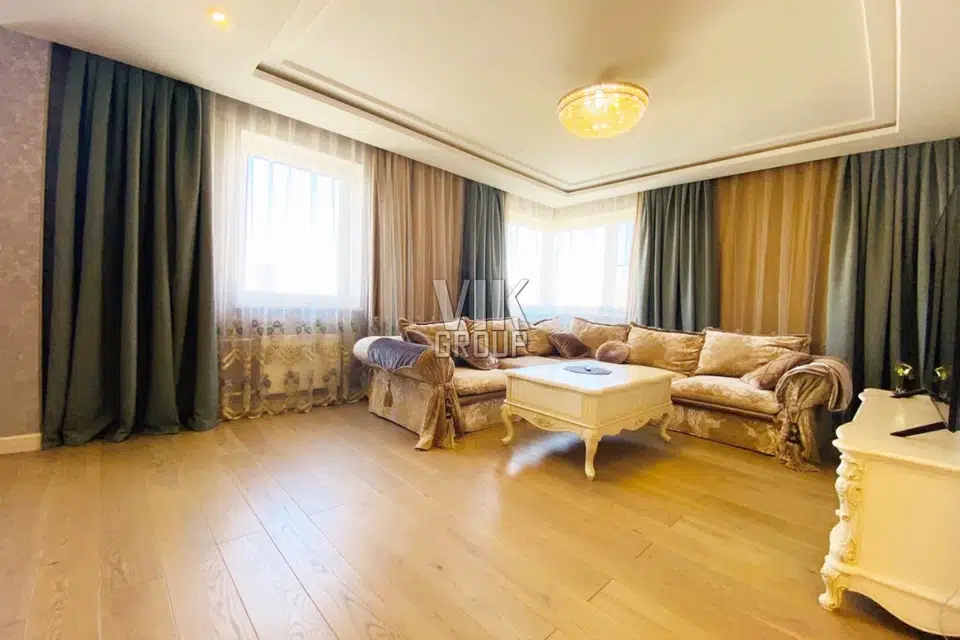 Продаётся 4-комнатная квартира, 115 м²