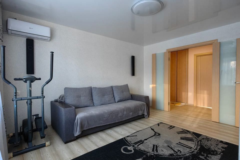Продаётся 4-комнатная квартира, 75.8 м²