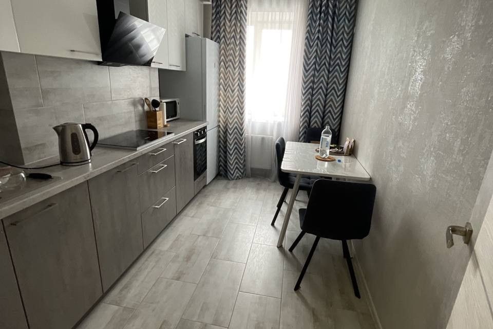 Сдаётся 1-комнатная квартира, 50 м²
