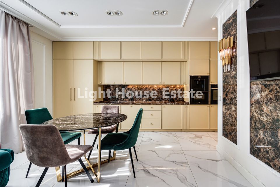 Продаётся 4-комнатная квартира, 120.7 м²