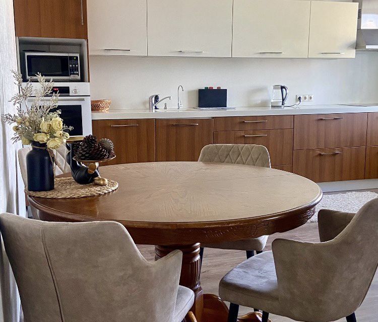 Продаётся 4-комнатная квартира, 114 м²