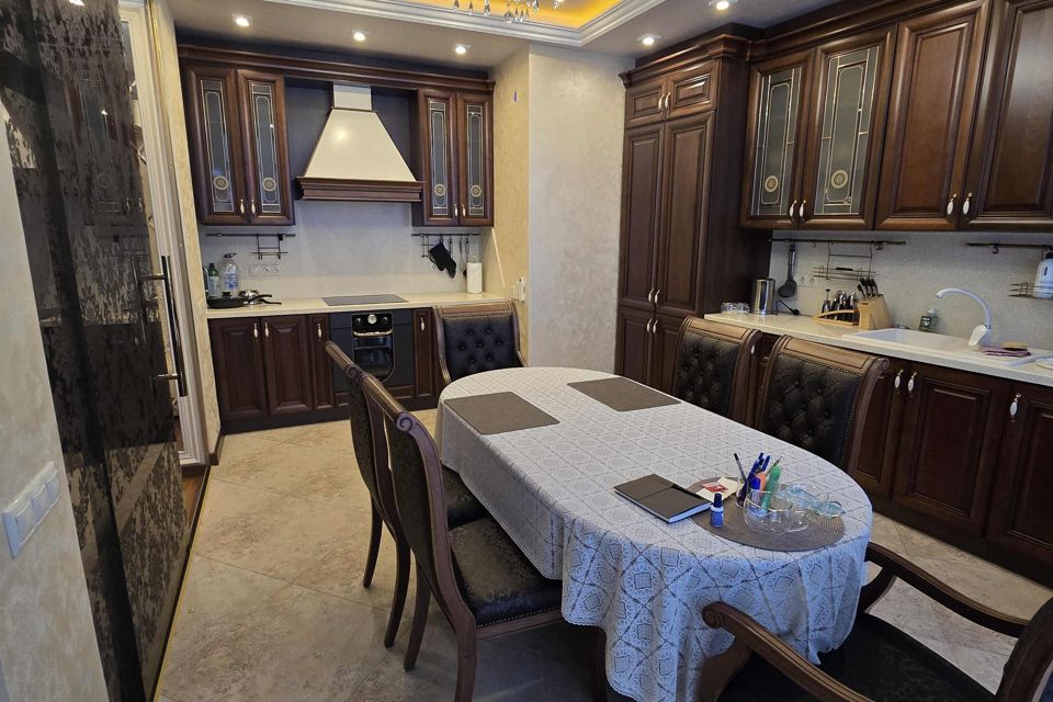Сдаётся 2-комнатная квартира, 75 м²