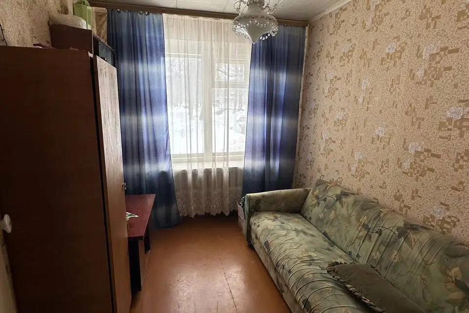 Продаётся 4-комнатная квартира, 57.2 м²