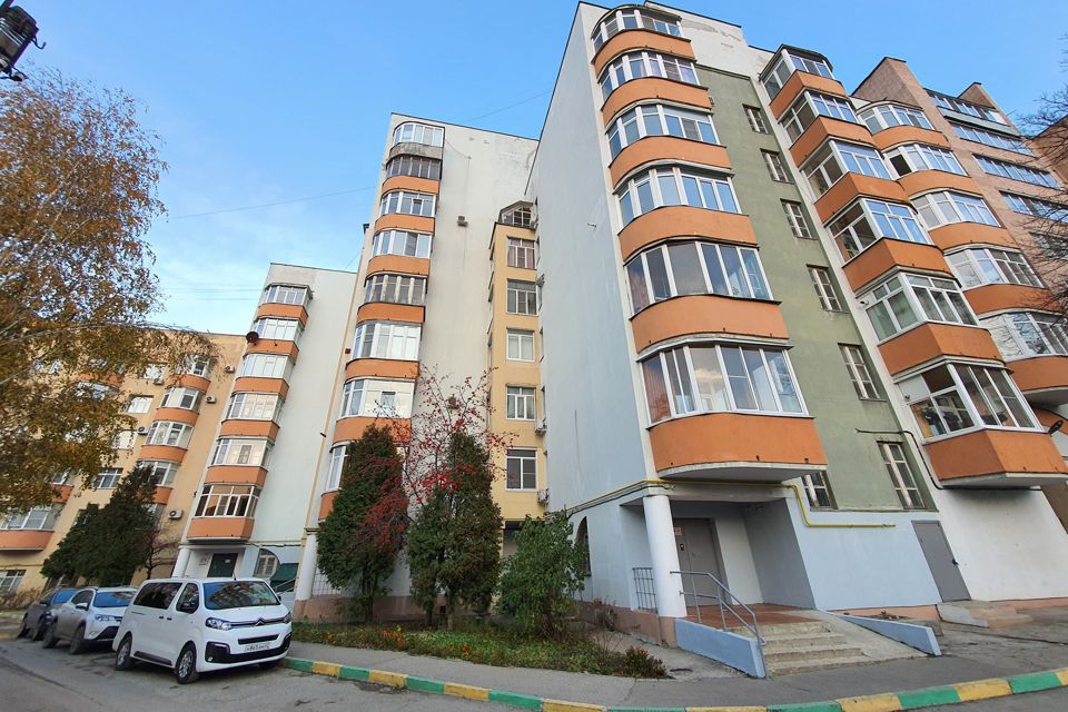 Продаётся 3-комнатная квартира, 130 м²