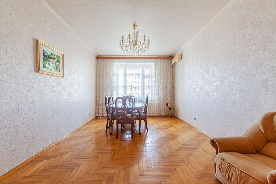 Продаётся 3-комнатная квартира, 119 м²