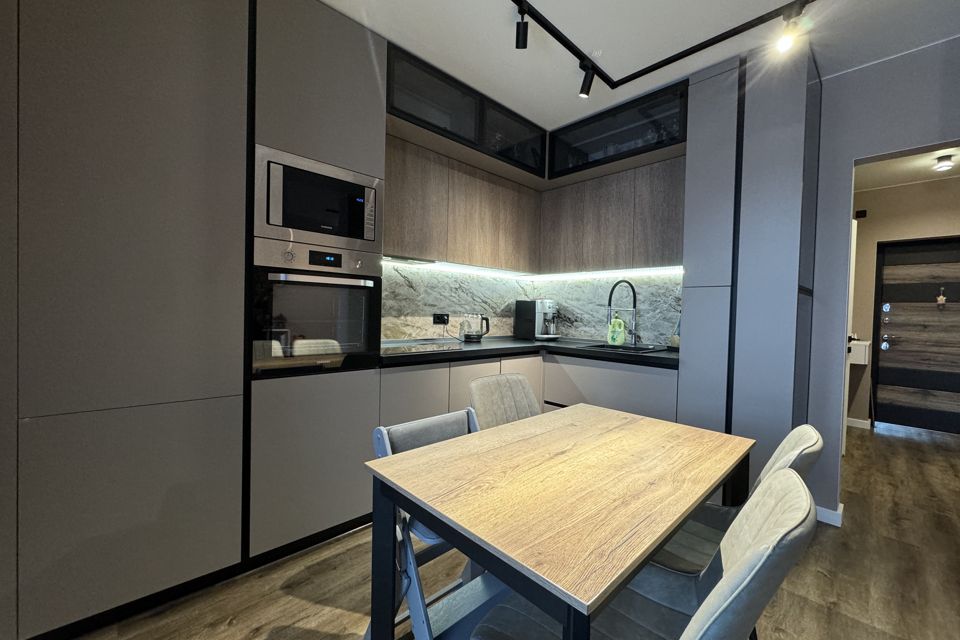 Продаётся 2-комнатная квартира, 65.7 м²