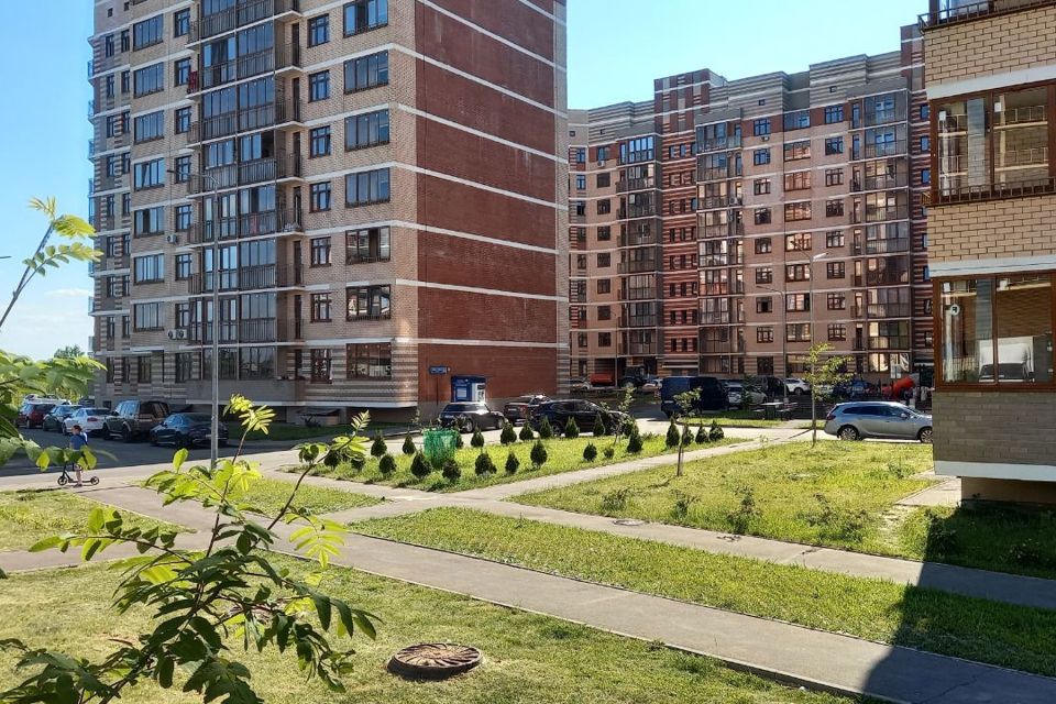 Продаётся 3 комнаты в 3-комн. квартире, 18.7 м²