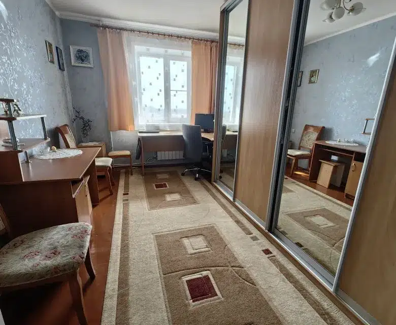 Продаётся 4-комнатная квартира, 82.8 м²