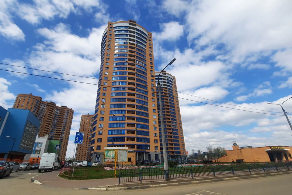 Продаётся 3-комнатная квартира, 130 м²