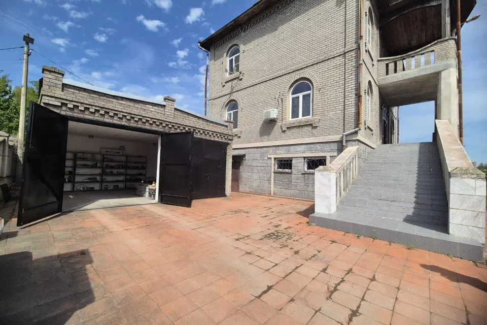 Продаётся 2-этажный дом, 470.5 м²