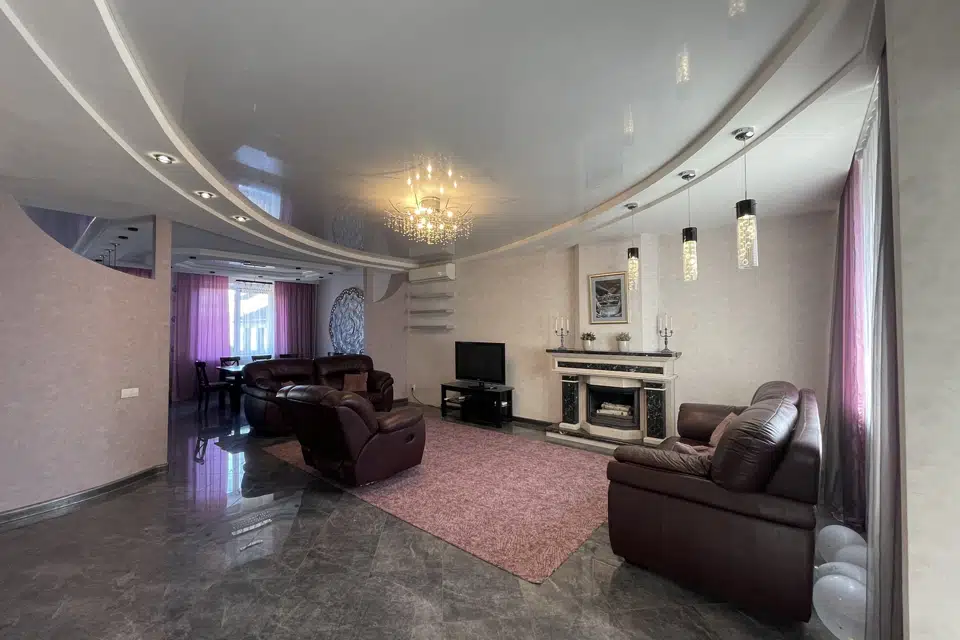 Продаётся 2-этажный дом, 357 м²