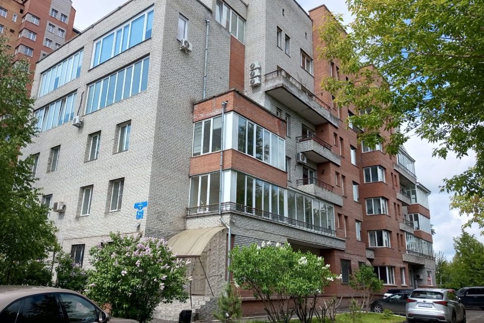 Продаётся 4-комнатная квартира, 150 м²
