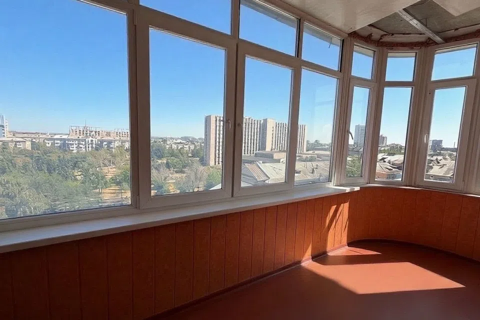 Продаётся 4-комнатная квартира, 180 м²