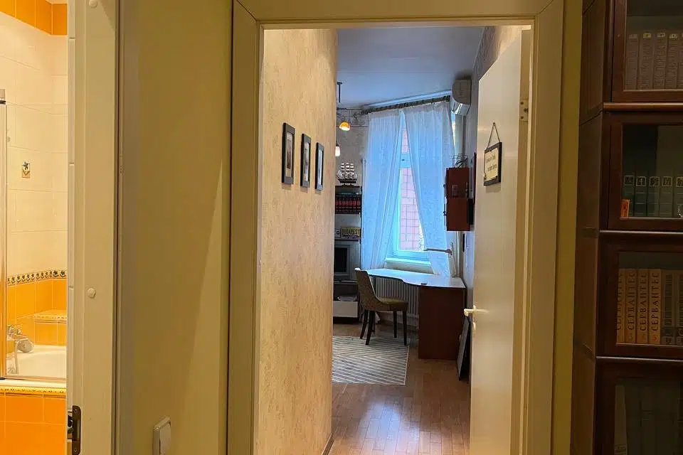 Продаётся 4-комнатная квартира, 145.9 м²