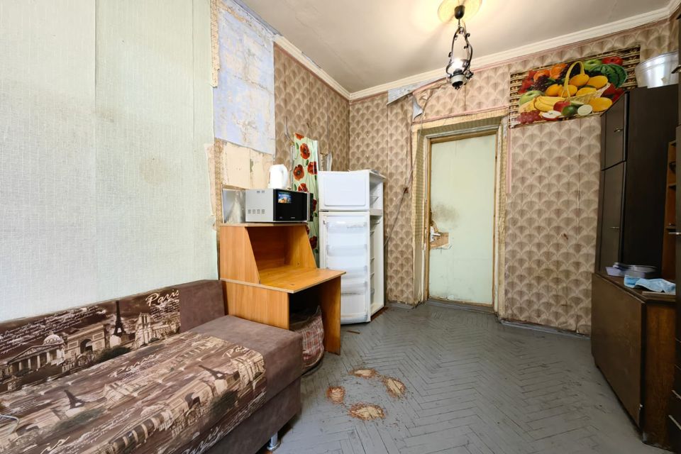 Продаётся комната в 5-комн. квартире, 18.3 м²