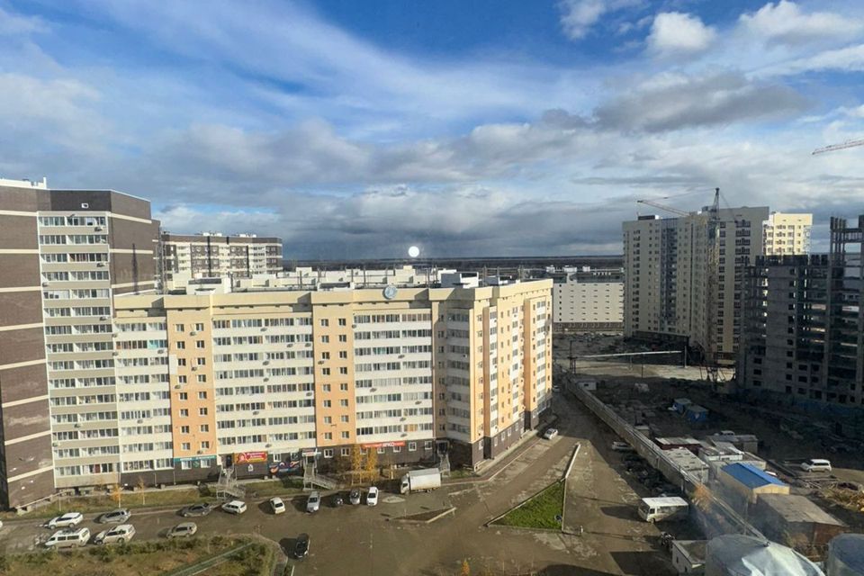 Продаётся 4-комнатная квартира, 100.2 м²