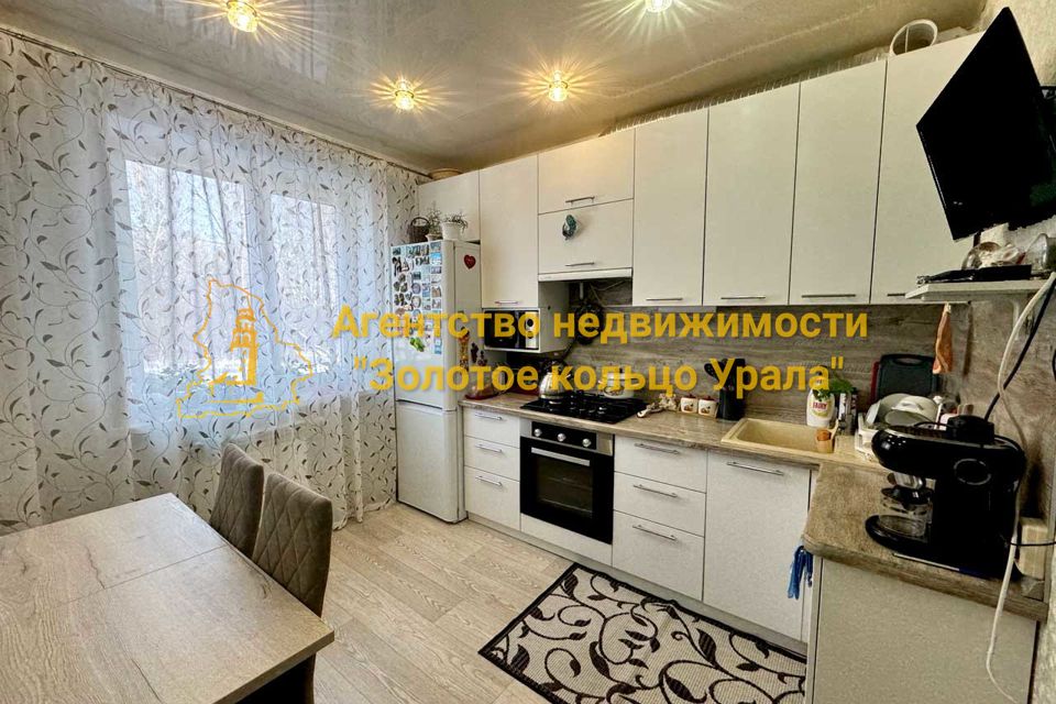Продаётся 3-комнатная квартира, 65.8 м²