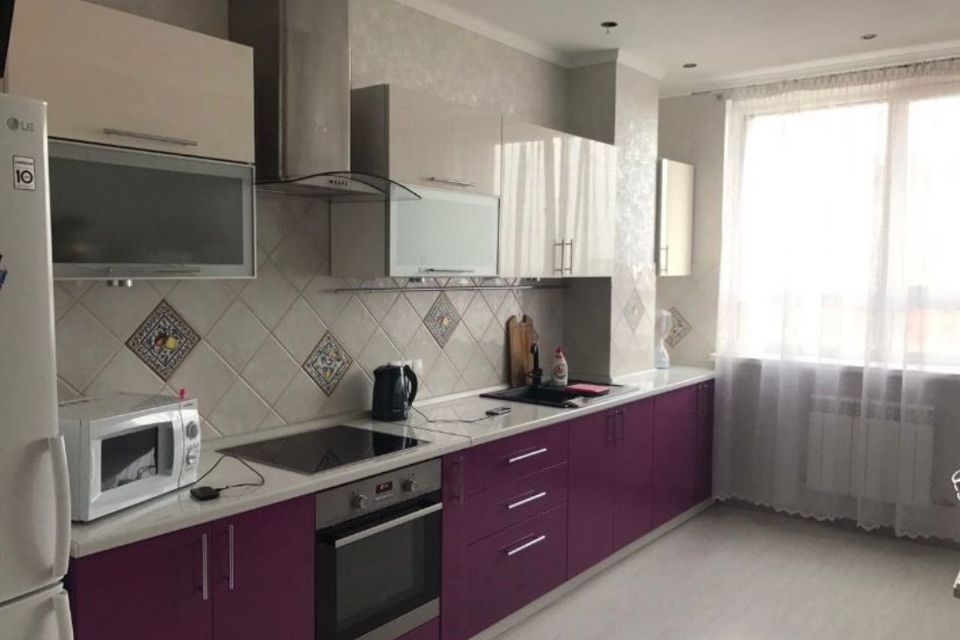 Сдаётся 2-комнатная квартира, 75 м²