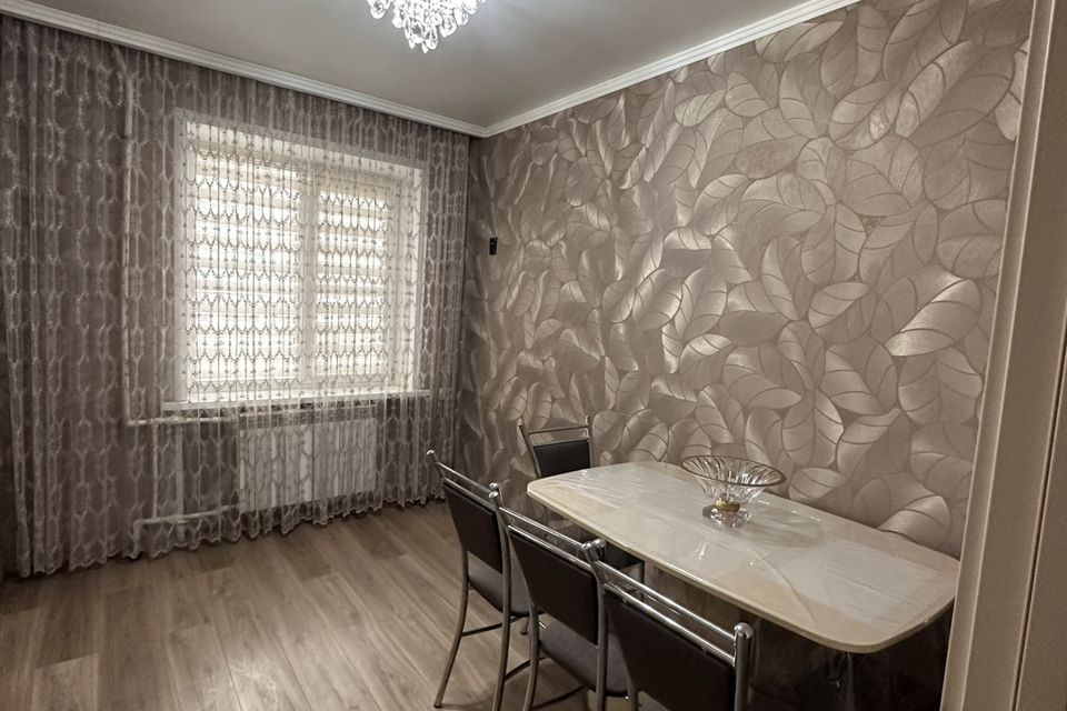 Продаётся 4-комнатная квартира, 62.8 м²