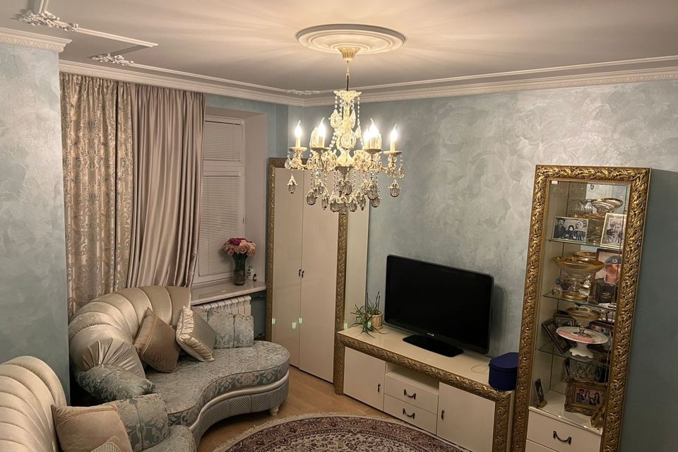 Продаётся 4-комнатная квартира, 90 м²