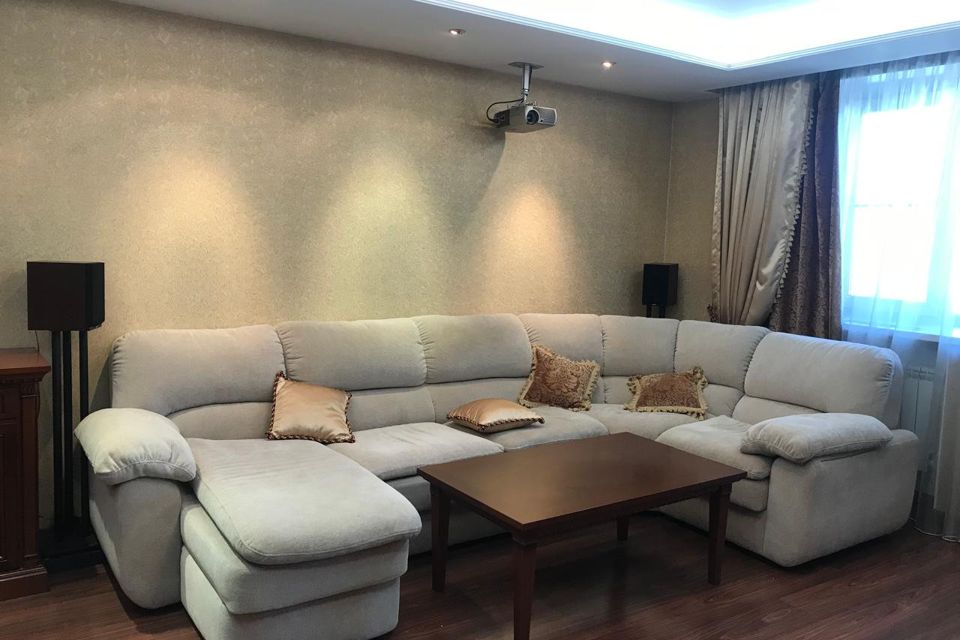 Продаётся 3-комнатная квартира, 114.8 м²