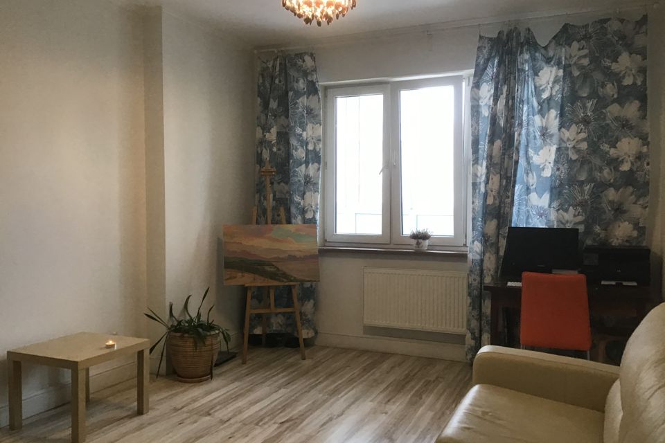 Продаётся 1-комнатная квартира, 41.9 м²
