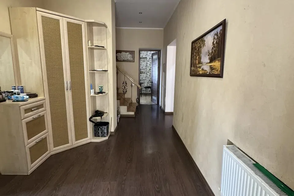 Продаётся 2-этажный дом, 235 м²