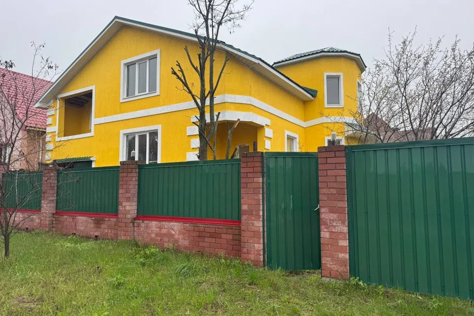 Продаётся 2-этажный дом, 200 м²