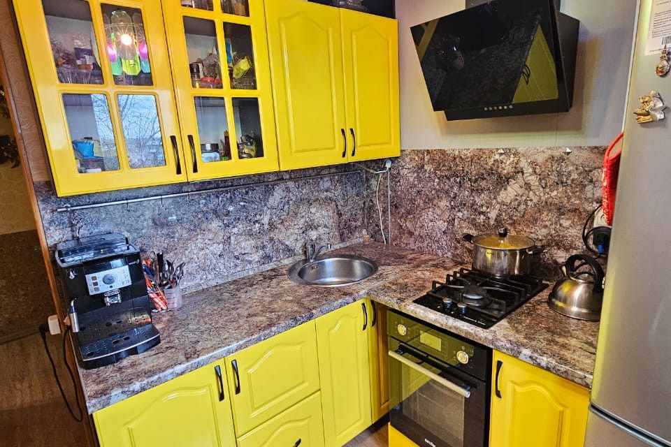 Продаётся 3-комнатная квартира, 53.3 м²