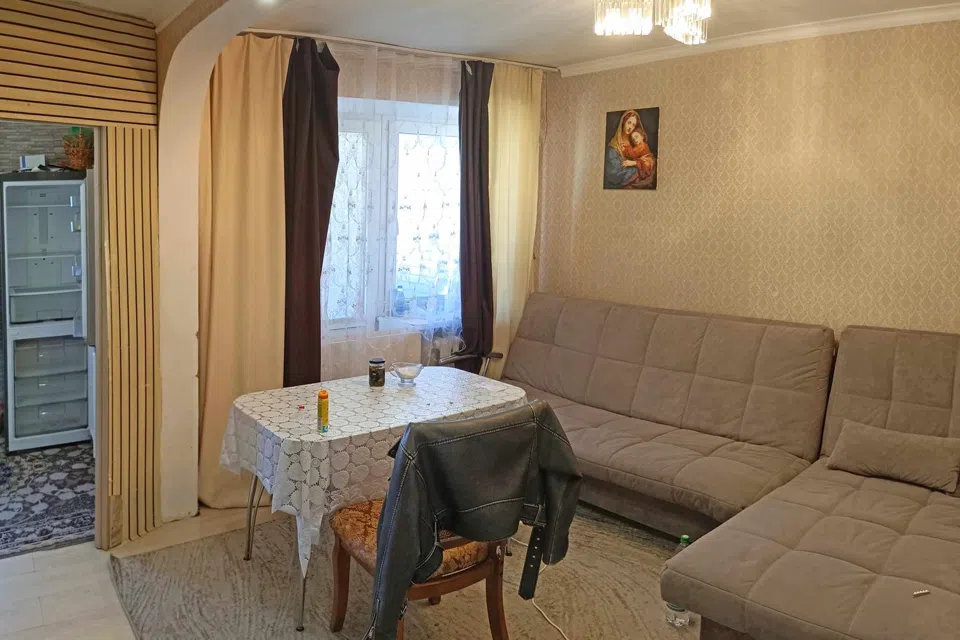 Продаётся 3-комнатная квартира, 51.9 м²