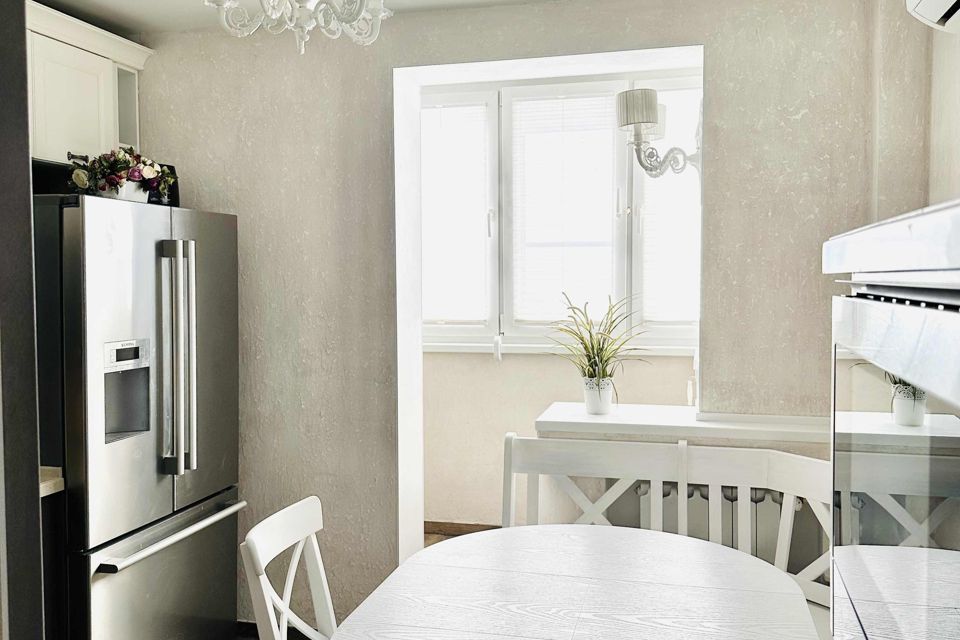 Продаётся 4-комнатная квартира, 101.4 м²