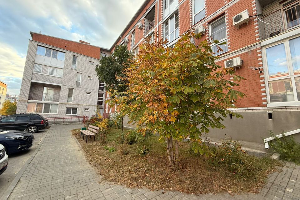 Продаётся 1-комнатная квартира, 43.8 м²