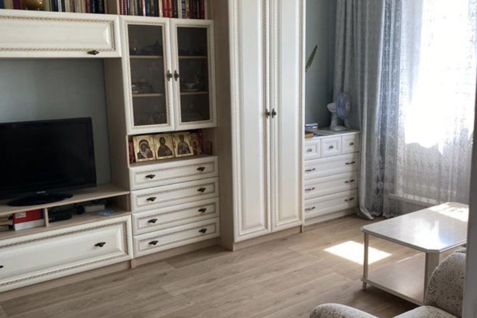 Продаётся 1-комнатная квартира, 38 м²