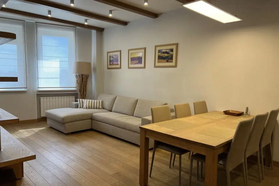 Продаётся 3-комнатная квартира, 101 м²