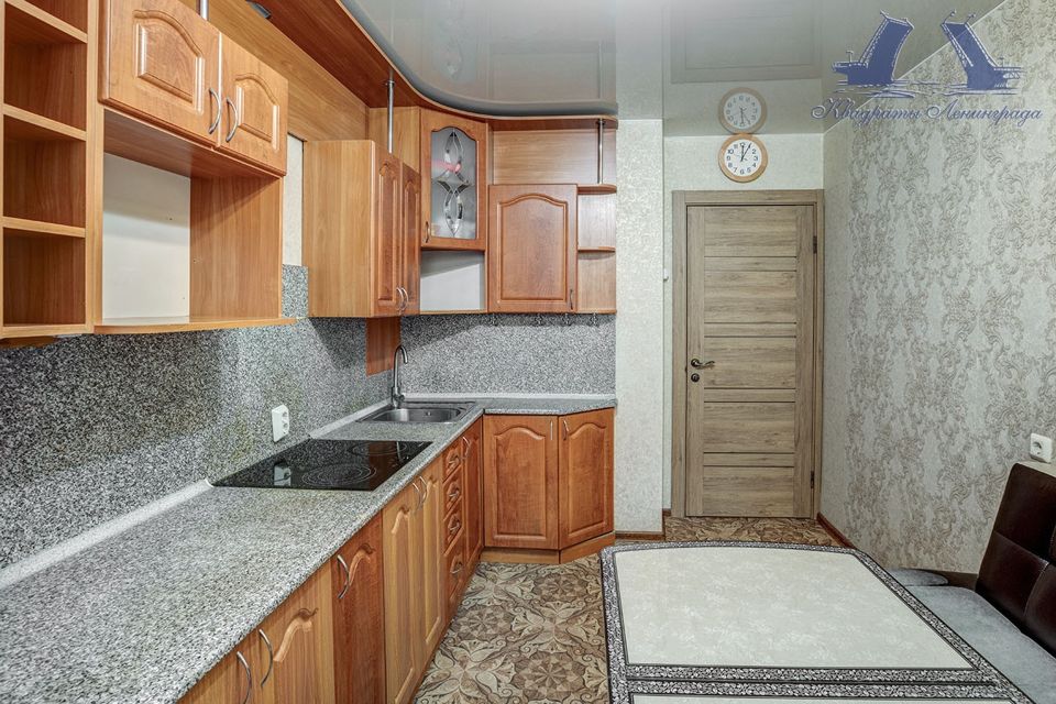Продаётся 1-комнатная квартира, 42 м²