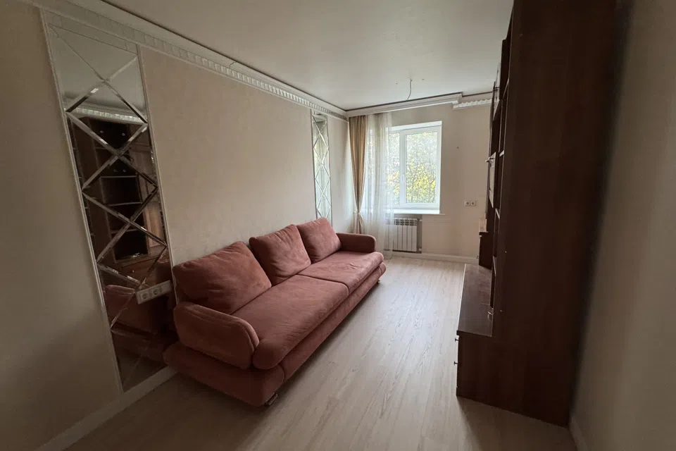 Продаётся 4-комнатная квартира, 90 м²