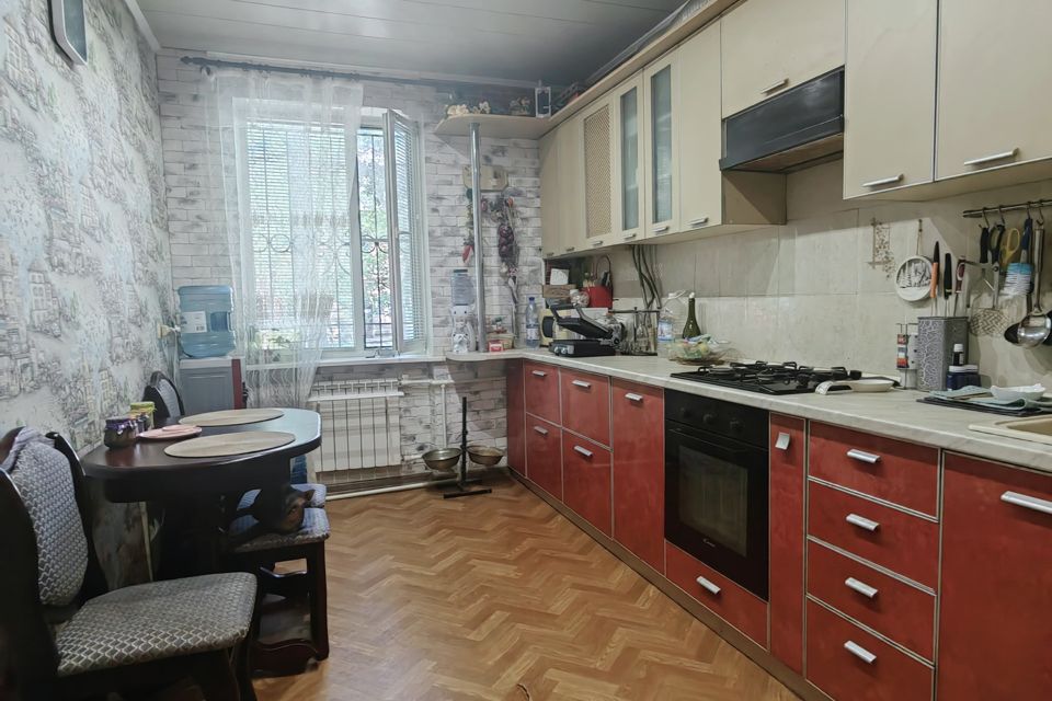Продаётся 4-комнатная квартира, 103.2 м²
