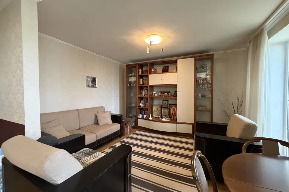 Продаётся 4-комнатная квартира, 129 м²