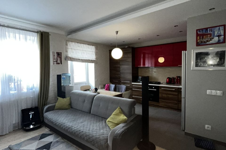 Продаётся 2-комнатная квартира, 61.8 м²