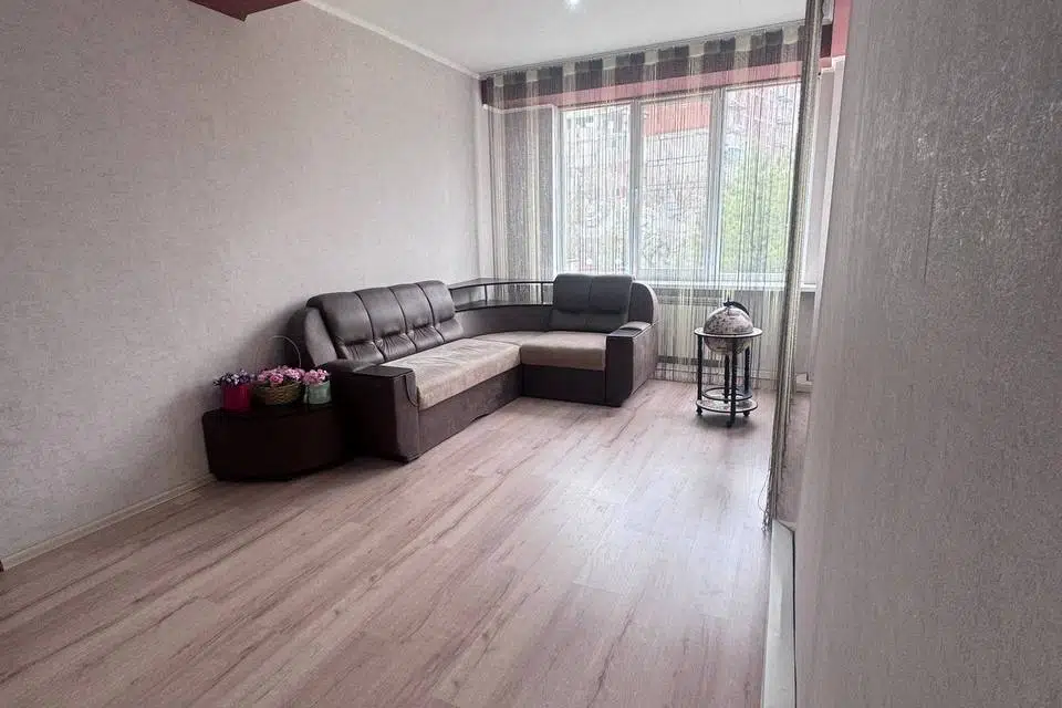 Продаётся 3-комнатная квартира, 146.4 м²