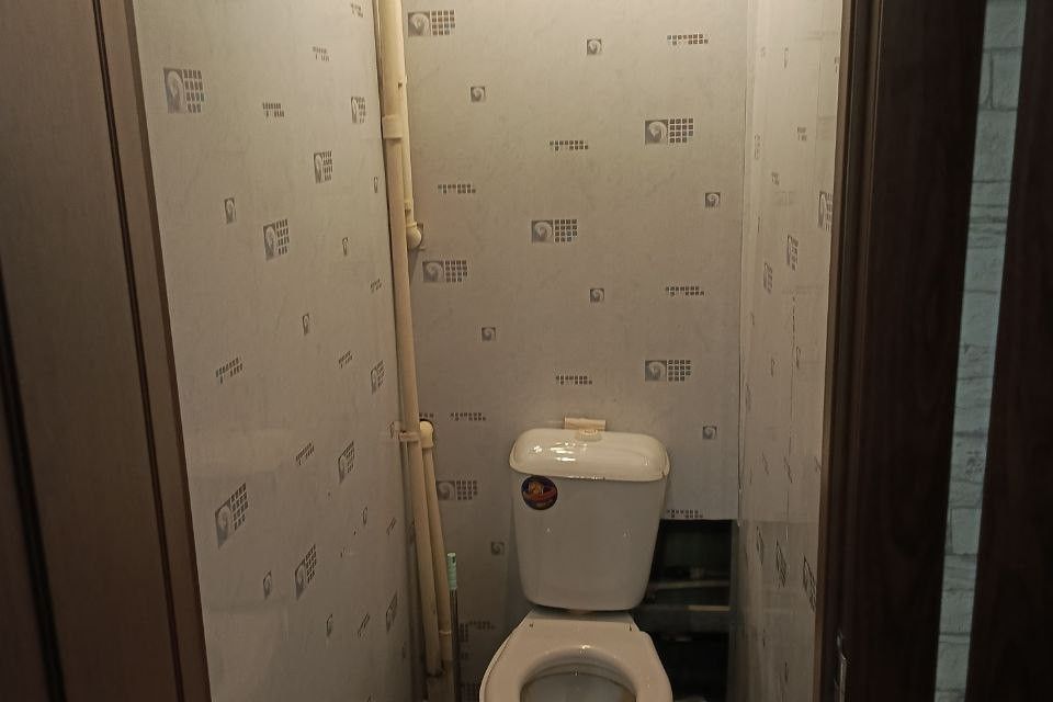 Продаётся 4-комнатная квартира, 59.6 м²