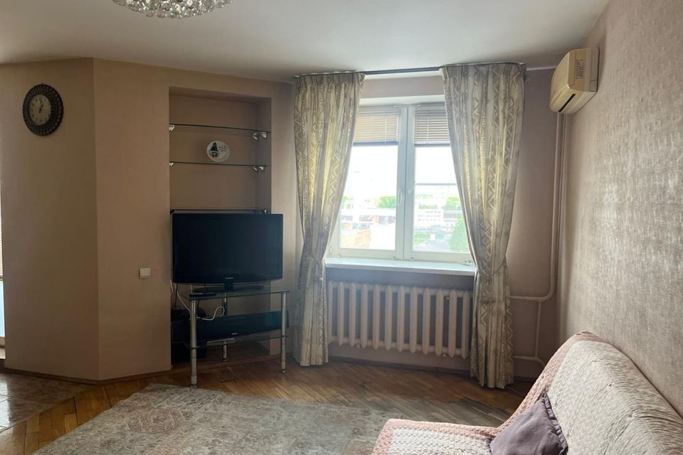 Сдаётся 2-комнатная квартира, 56 м²