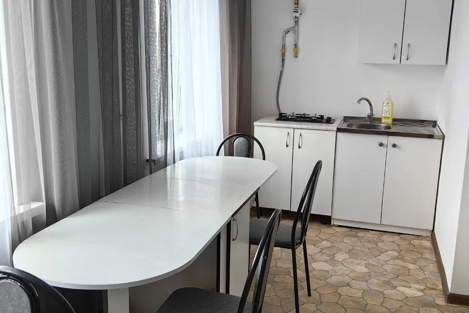 Продаётся 4-комнатная квартира, 90.5 м²