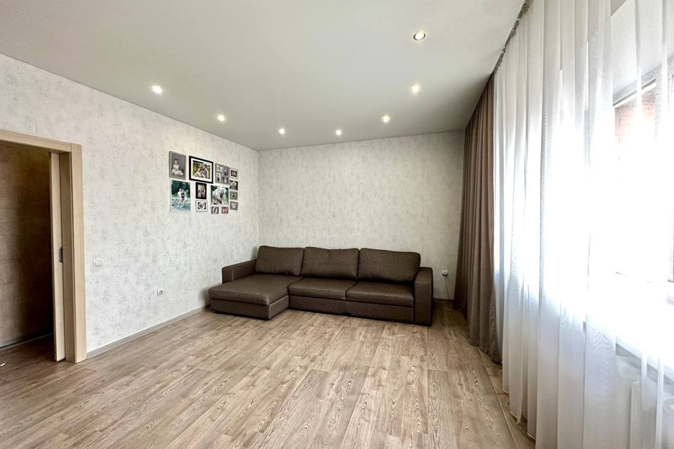 Продаётся 2-комнатная квартира, 56.9 м²