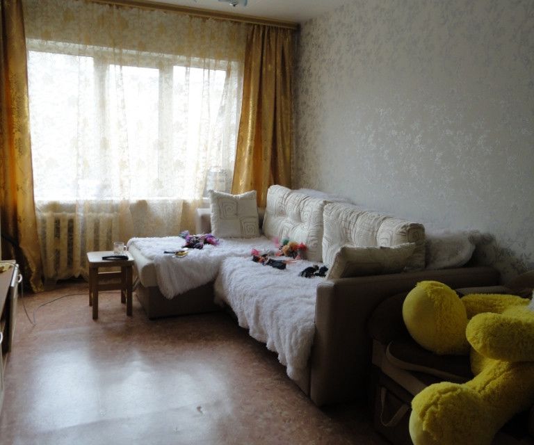Продаётся 3-комнатная квартира, 57.2 м²