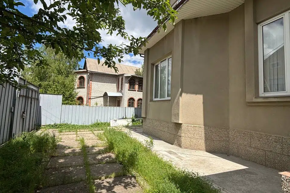 Продаётся 2-этажный дом, 346 м²