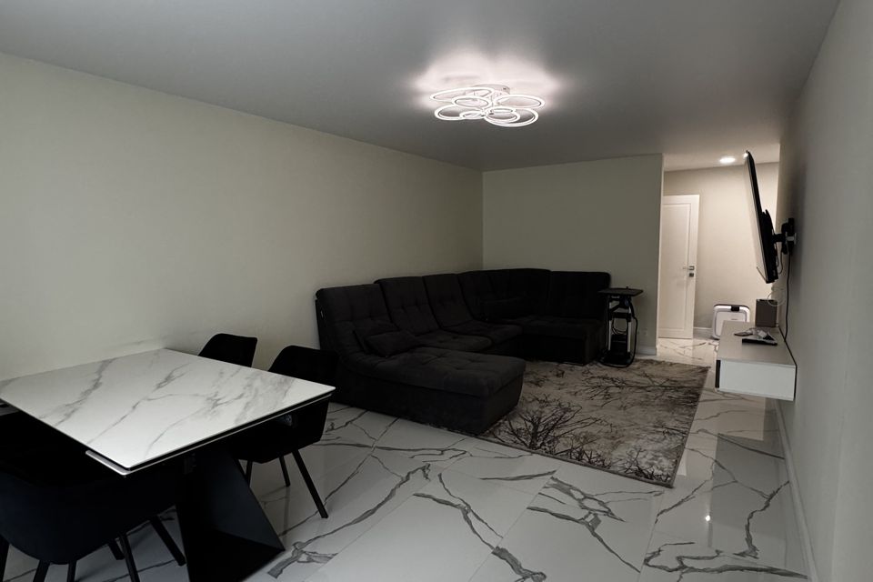 Продаётся 2-комнатная квартира, 63.6 м²