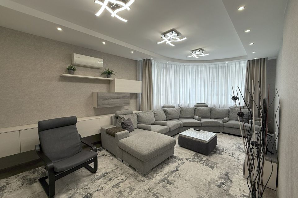 Продаётся 3-комнатная квартира, 106.1 м²