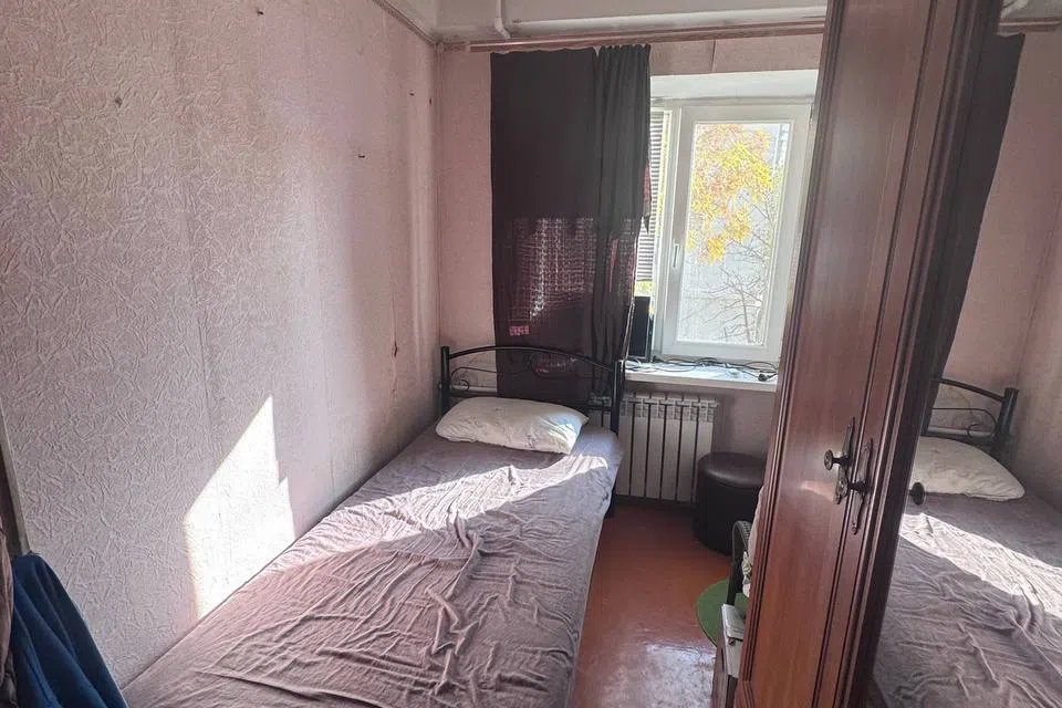 Продаётся 3-комнатная квартира, 42.7 м²