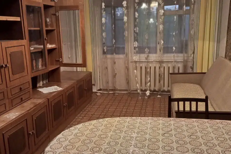 Продаётся 4-комнатная квартира, 65 м²